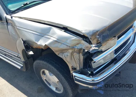 1998 Chevrolet K1500 Fleetside из США, поврежденный, VIN 1GCEK19R5WR151752